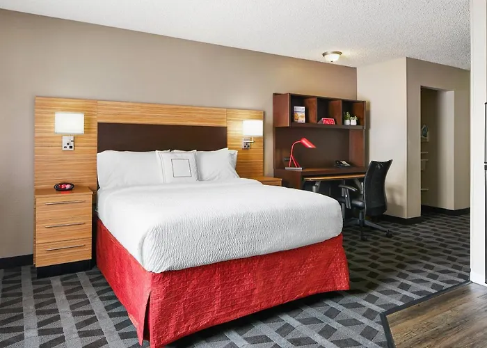 Towneplace At Arizona Mills Mall Hotel 3*